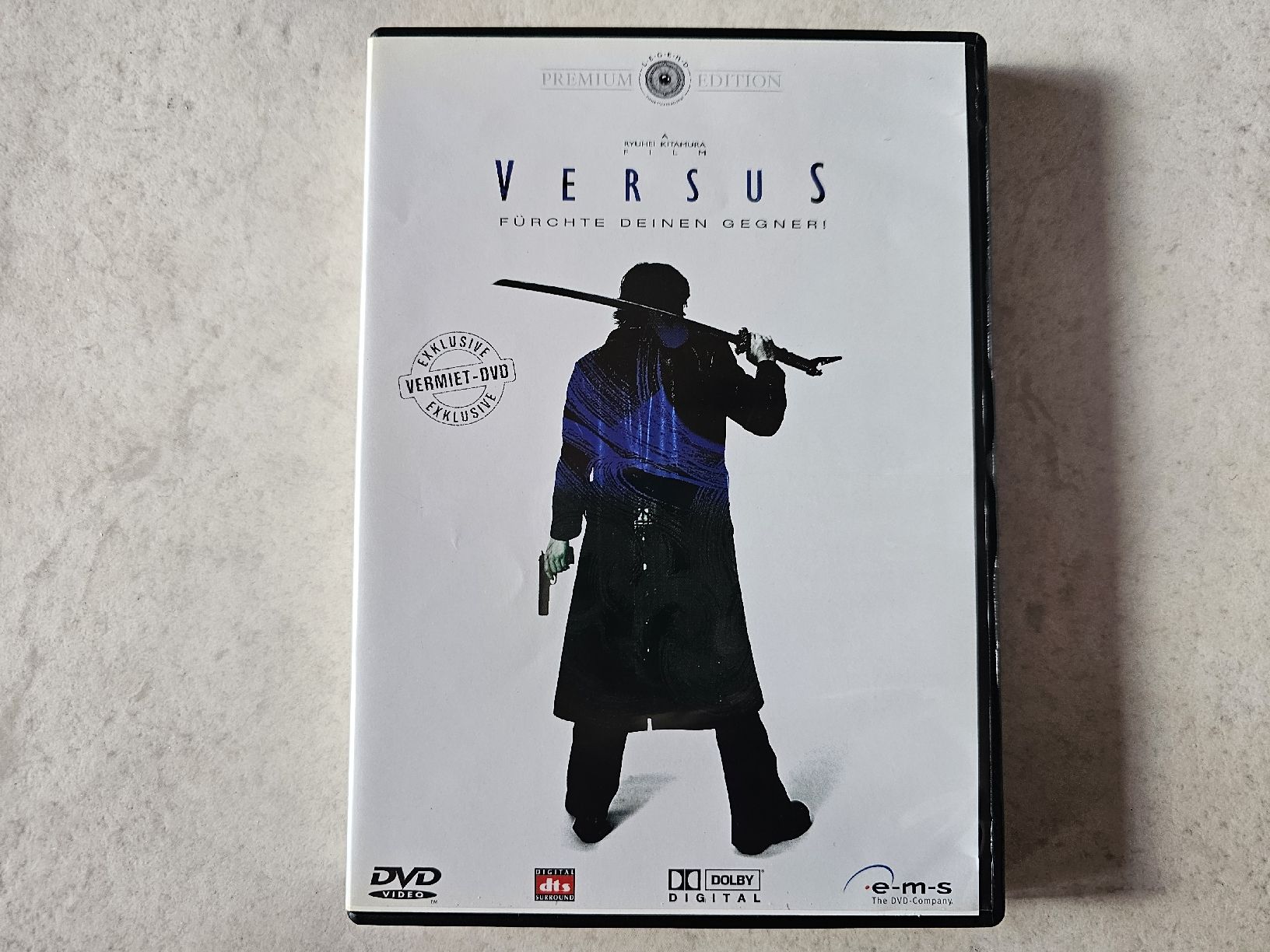 Tutti i DVDs: Versus  -  Fürchte deinen Gegner – Usato da Schneisingen venduto da backstore24