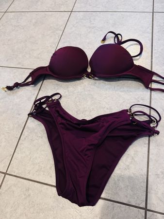 Damen Bikini lila mit Goldringen Grösse 34/36