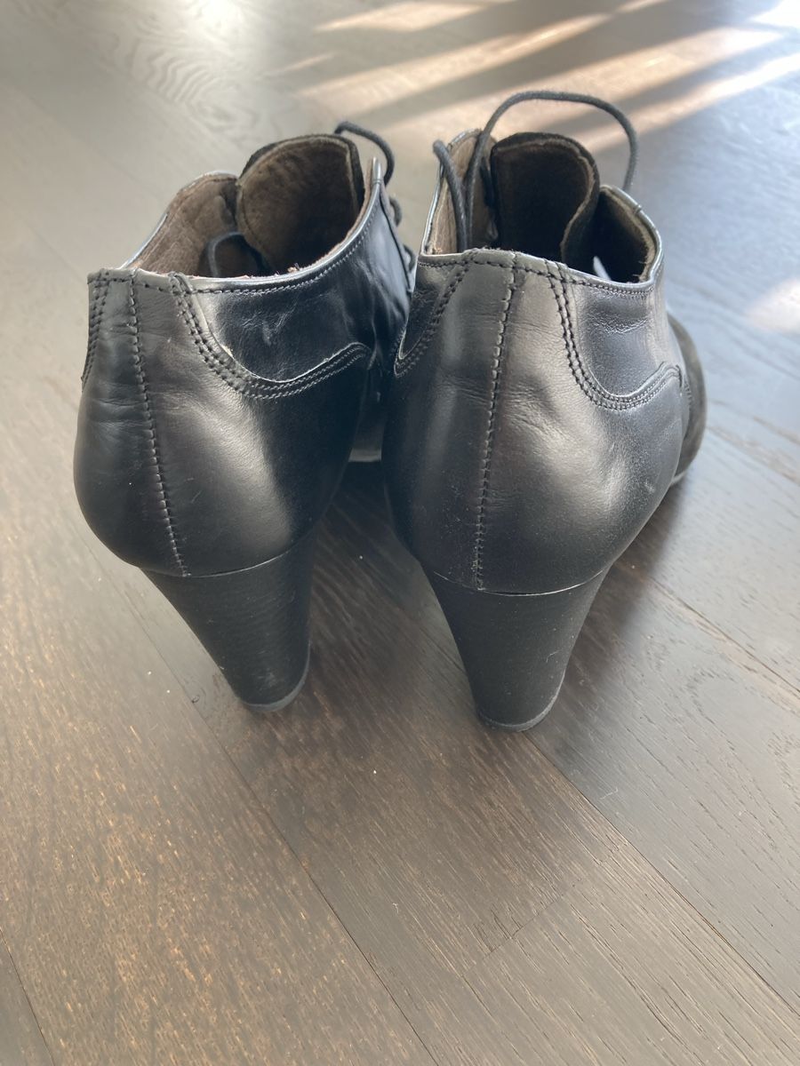 Scarpe da donna: Schwarze Schuhe  von Varese – Usato da Wetzikon ZH venduto da Geri73 2