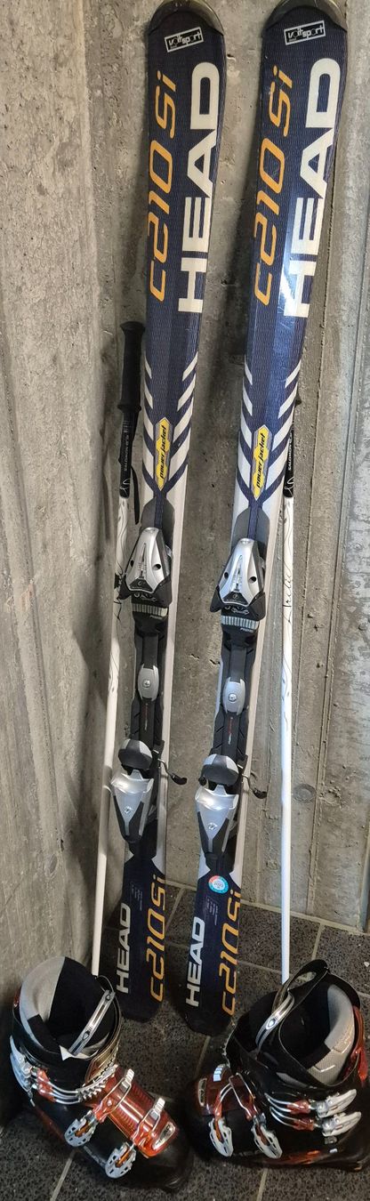 Head Sci: Head Ski Set C210 Si mit Skischuhen – Usato da Zürich venduto da Jagoda7