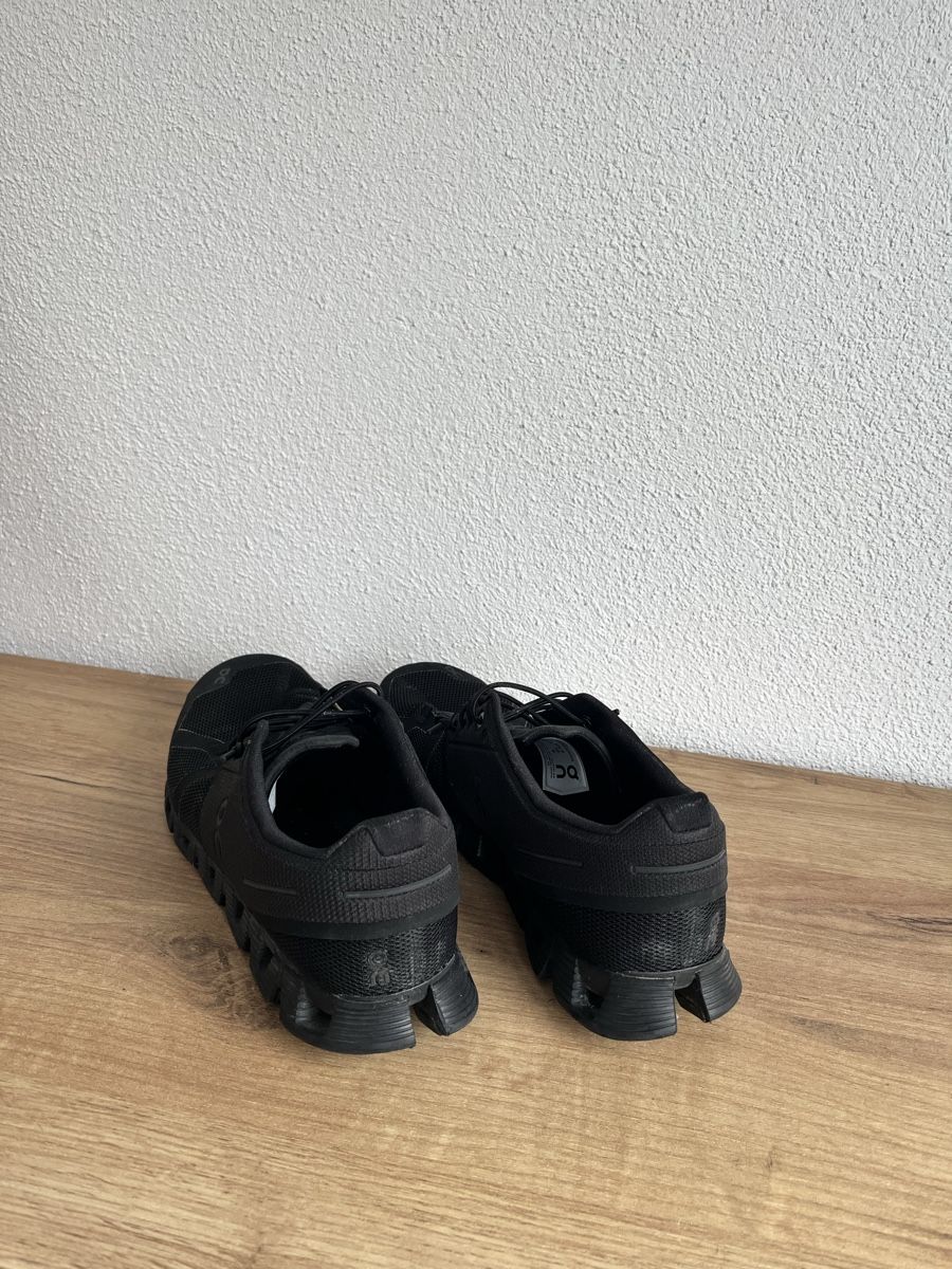 On Scarpe da uomo: On Sneakers, Grösse 42 – Usato da Menznau venduto da MEGE88 1