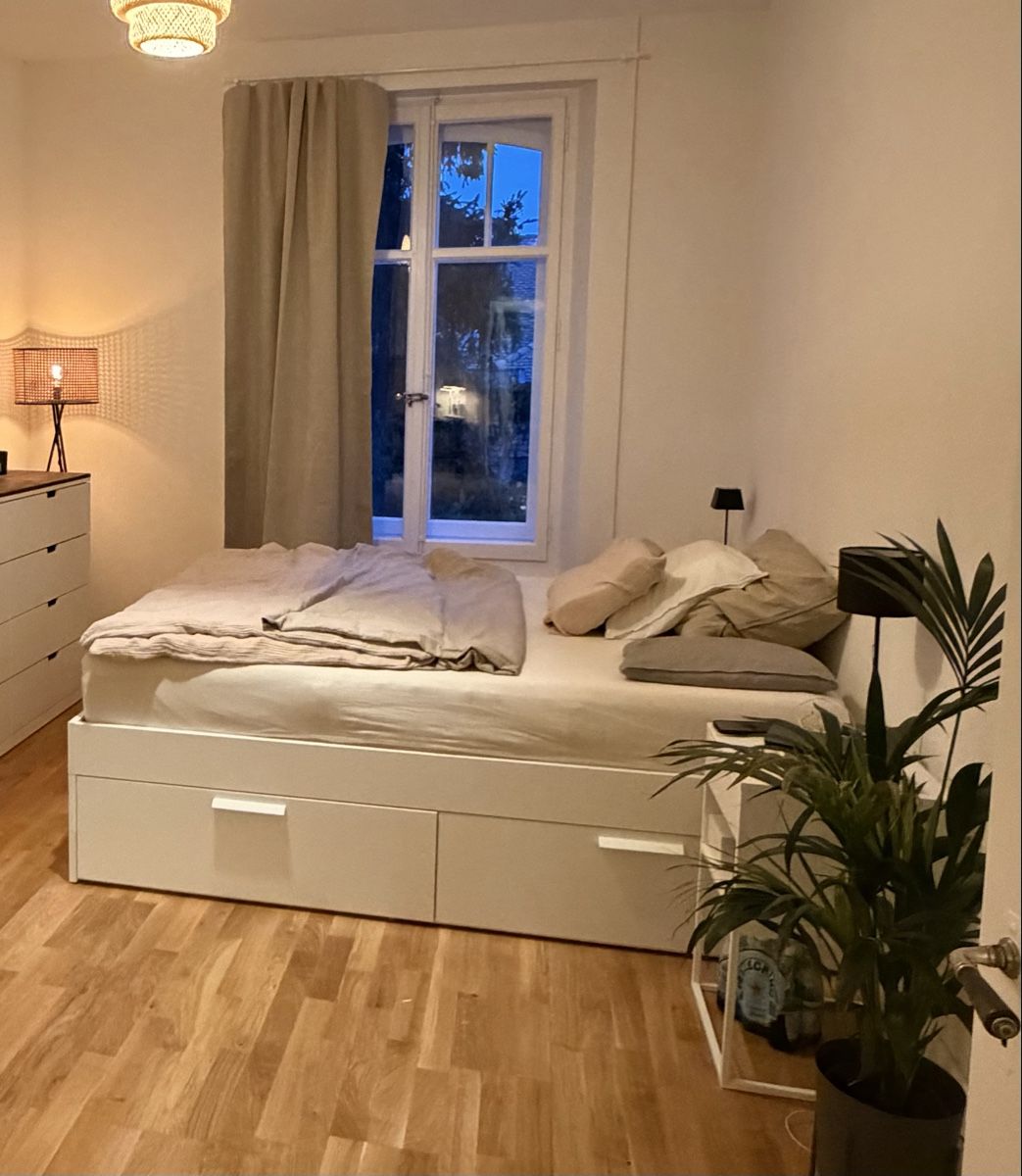 Ikea Letti: Ikea BRIMNES Bett 160/200cm – Usato da Neuchâtel venduto da louie_1609