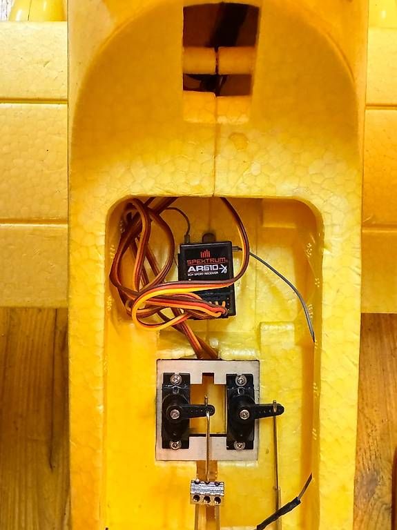 Robbe Pitts S-12 ARF mit Spektrum Empfänger (3S, XT60) (Gebraucht) in ...