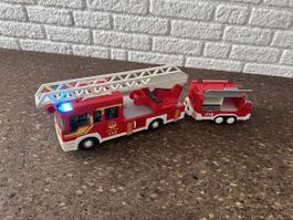 Playmobil Feuerwehr Auto und Anhänger 