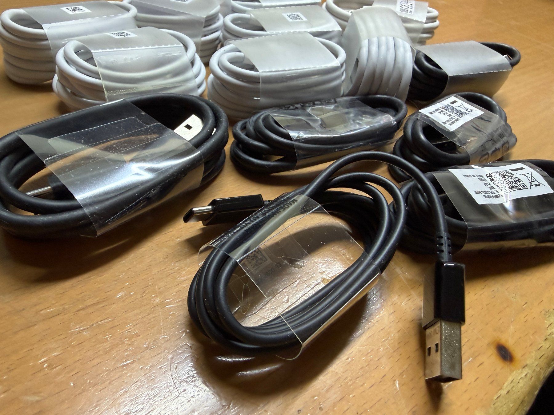 Apple Cavi: Ladekabel USB-C – Usato da Au SG venduto da bah_6f5w 1