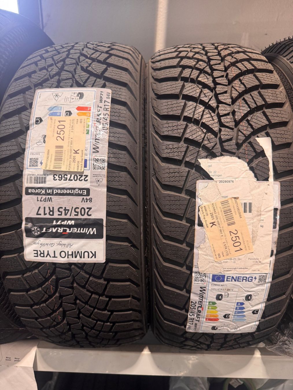 Kumho Pneumatici & Ruote complete: 205/45R17 KUMHO – Nuovo e nell'imballaggio originale da Schwerzenbach venduto da PascalHegglin