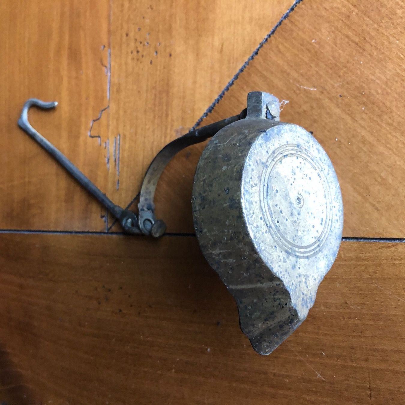 Lampade: Petite lampe à huile de mineur – Usato da Le Mont-sur-Lausanne venduto da Crocrodile 3