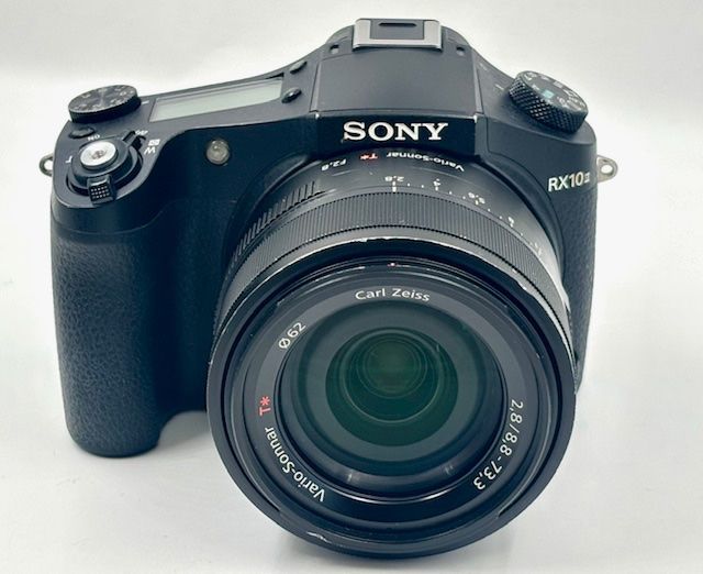 Sony Kamera: Sony DMC-RX10M2 / RX10 II / Mark 2 – Gebraucht aus Seewis Dorf von Plebejus