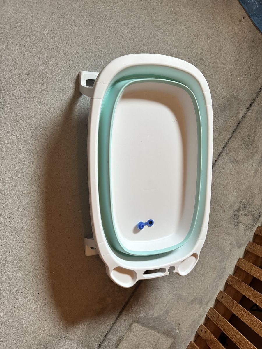 Badewannen: Baby Badewanne, faltbar, Top Zustand, wie neu! – Gebraucht aus Schwerzenbach von kar_gtx9 1