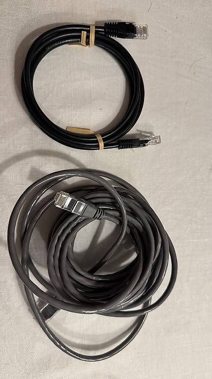 Cavi: Netzwerkkabel 5m+2m – Nuovo (secondo la descrizione) da Zollikon venduto da rose59
