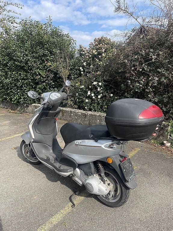 Scooters: Piaggio Fly 125 4T – D'occasion à Reverolle par 45jk45jk 4