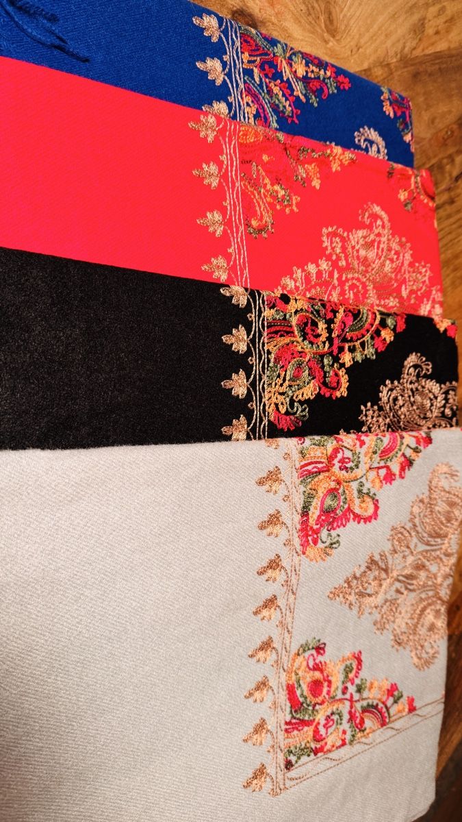 Foulards, Tücher & Schals: Caschmeer schal – Neu und originalverpackt aus Olten von Saayis 8