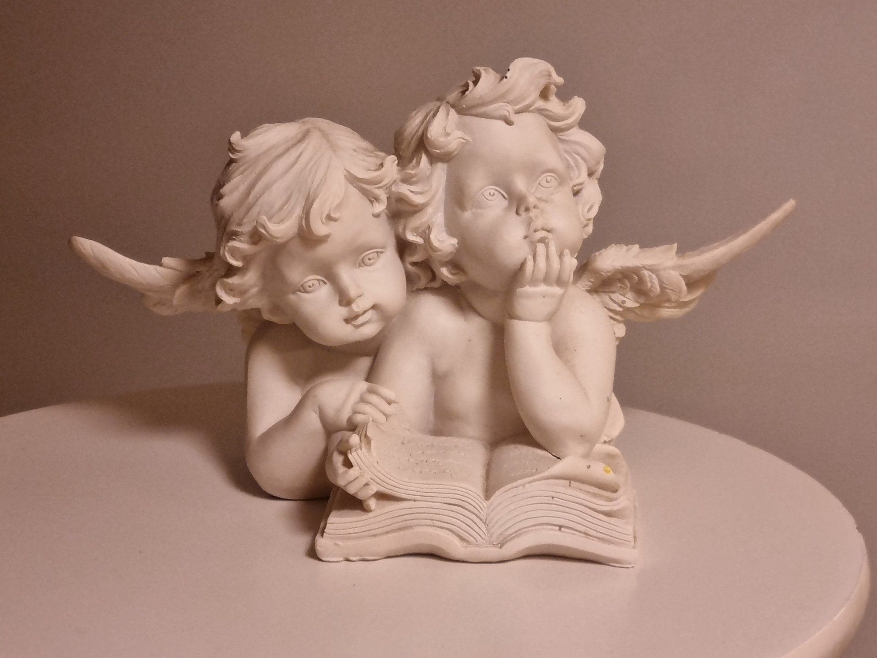 Sculture & Statue: Engel-Figur mit Buch, Vintage Deko – Usato da Scharnachtal venduto da devin03 1
