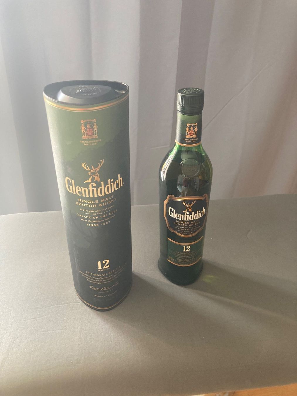 Glenfiddich Bevande alcoliche: Glenfiddich 12 Single Malt Scotch Whisky mit Box – Usato da Zürich venduto da mik_h9ty