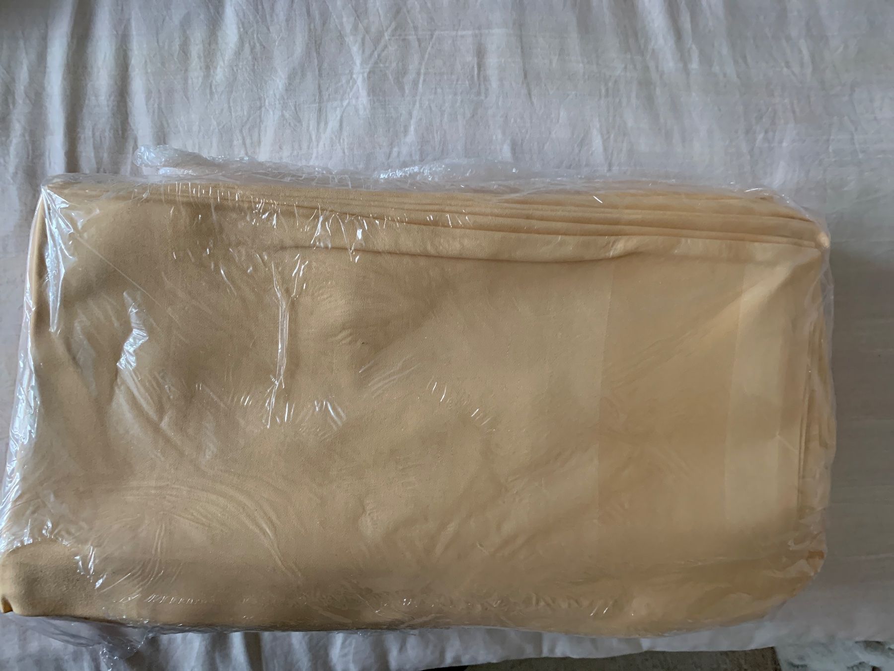 Altra biancheria da tavola: Tischtücher Napperons 100x100 cm – Usato da Zürich venduto da Olimpied 2