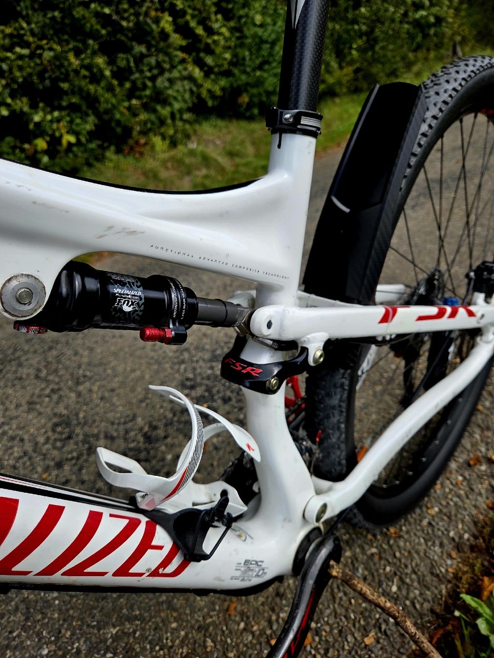 Specialized Vélos: MTB Fully Specialized Epic Expert Carbon 29 – D'occasion à Winterthur par TheMatrixHasYou 3