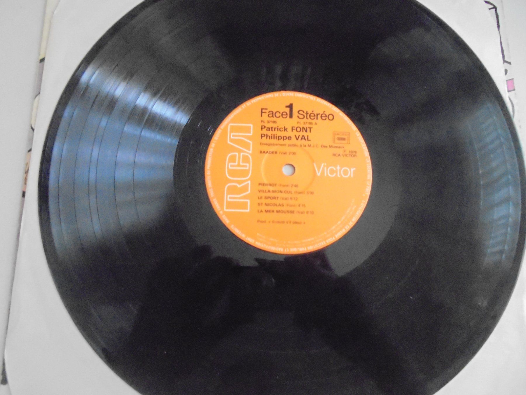 Dischi in vinile: Philippe Val / Patrick Font / LP fourre = dessin de Cabu – Usato da Crissier venduto da Promopost 3