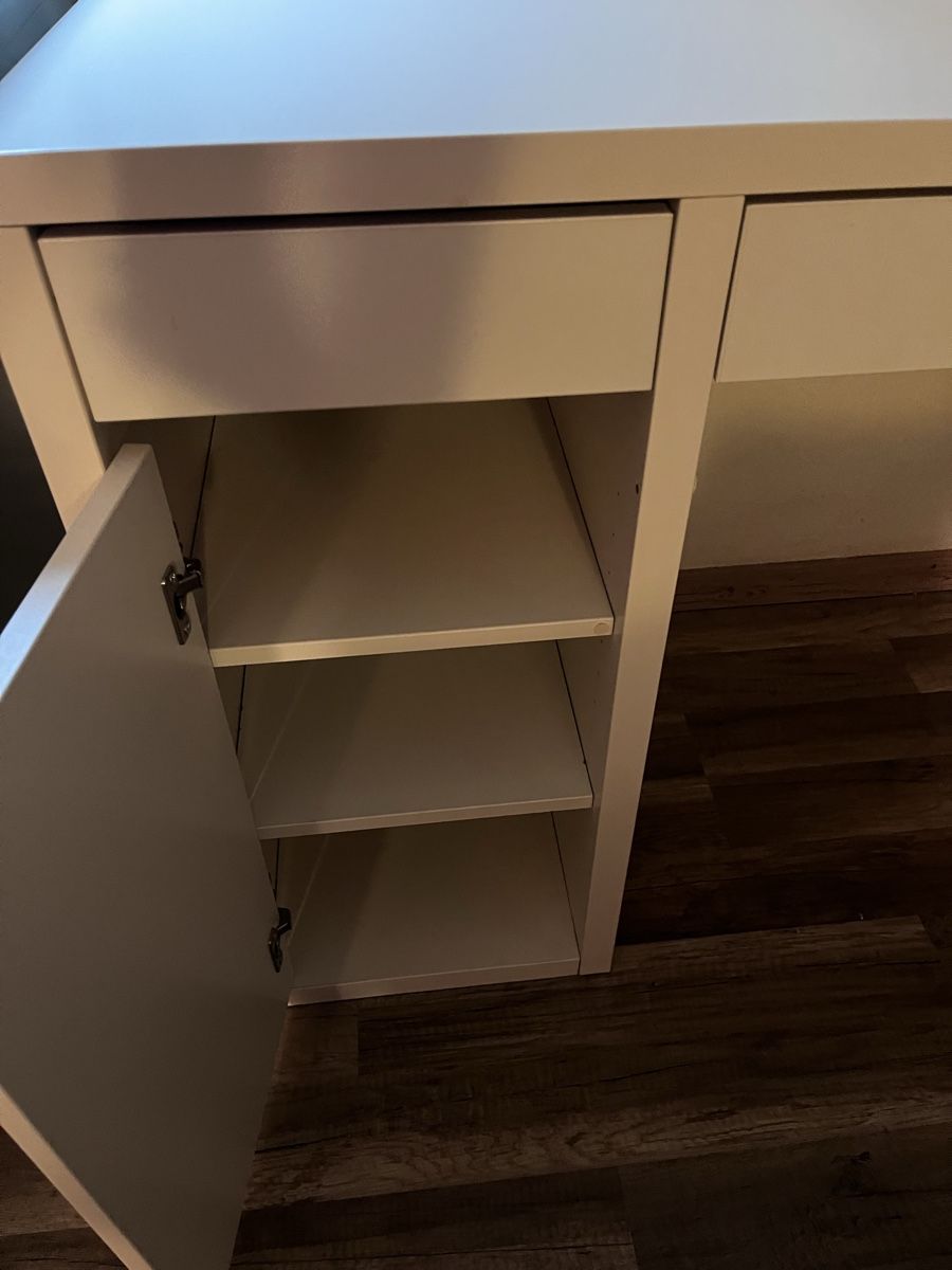 Schreibtische: Schreibtisch – Gebraucht aus Freienbach von moc_xn8y 1