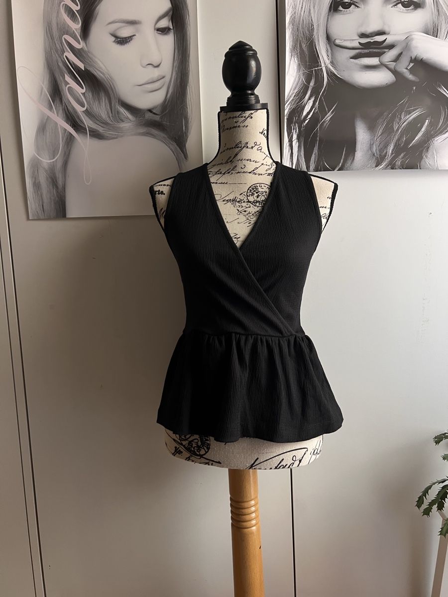 Anna Field Top: Anna Field Elegantes Wickel Top mit Peplum, Gr.S – Usato da Hünenberg See venduto da mississauga 1