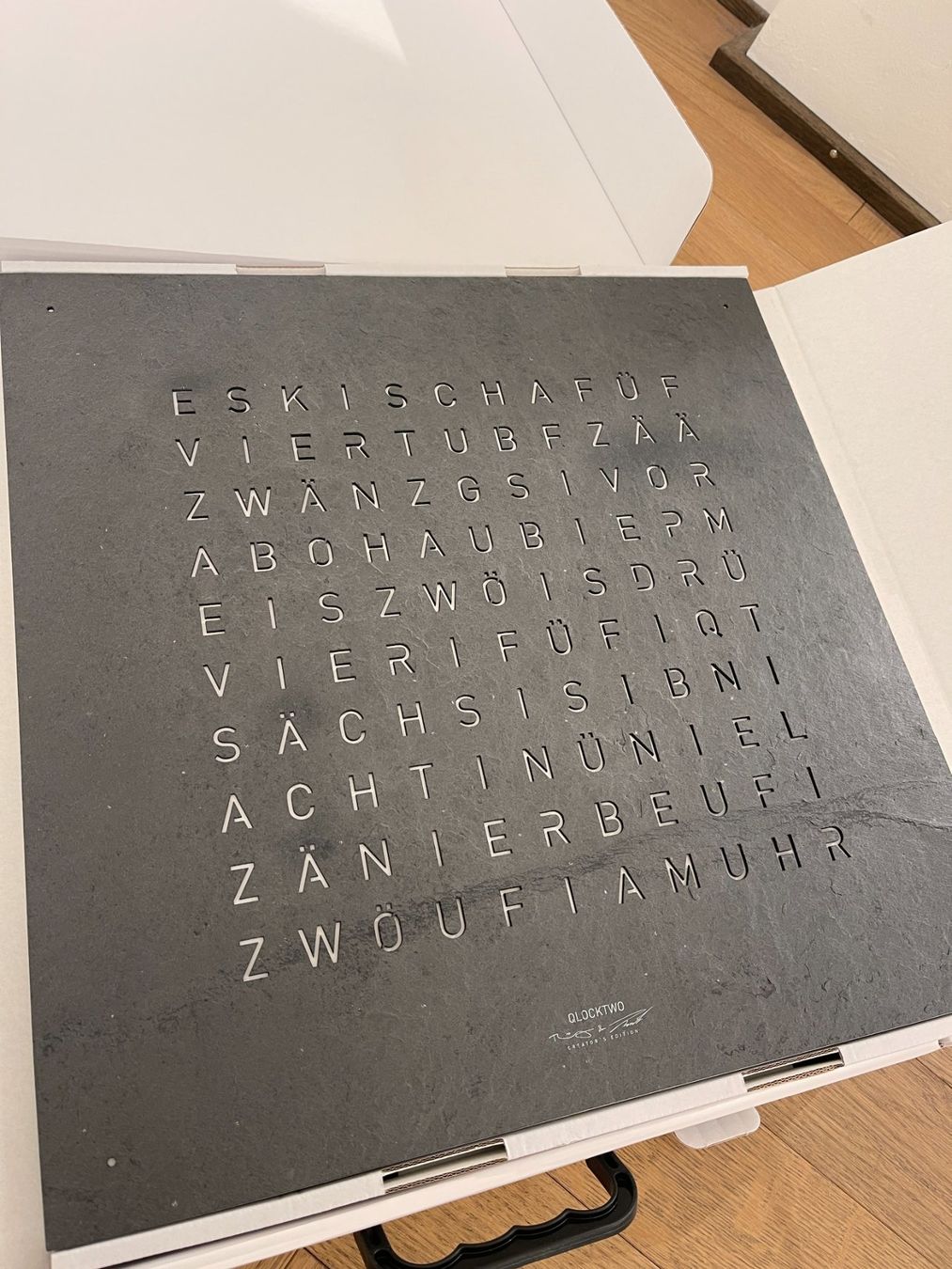 Qlocktwo Orologi: Qlocktwo 45x45 Metamorphite Neu – Nuovo e nell'imballaggio originale da Rain venduto da Stouni180