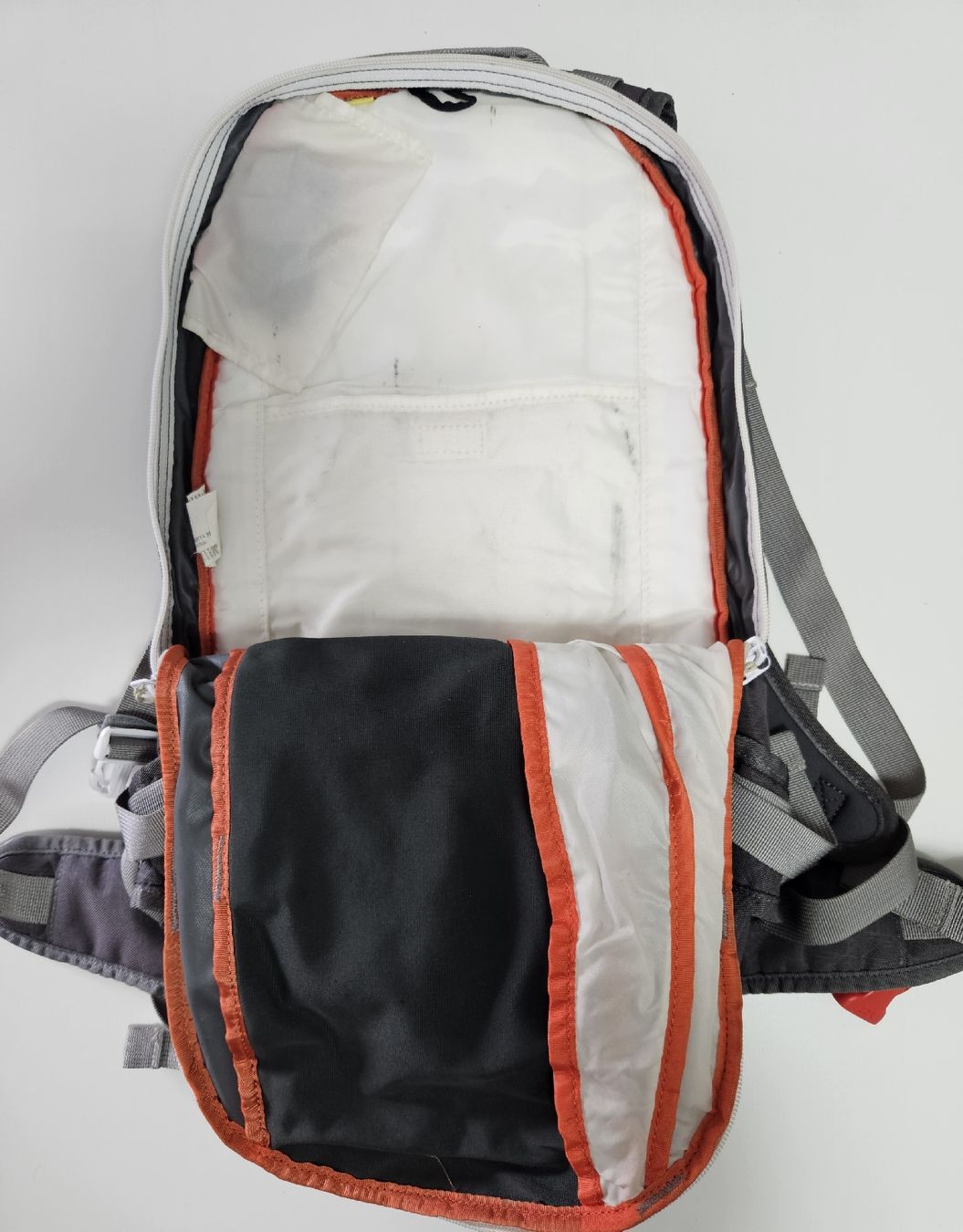 Dakine Zaini: Sac à dos Dakine HELI PACK 12L - – Usato da Carouge GE venduto da Everysports 3