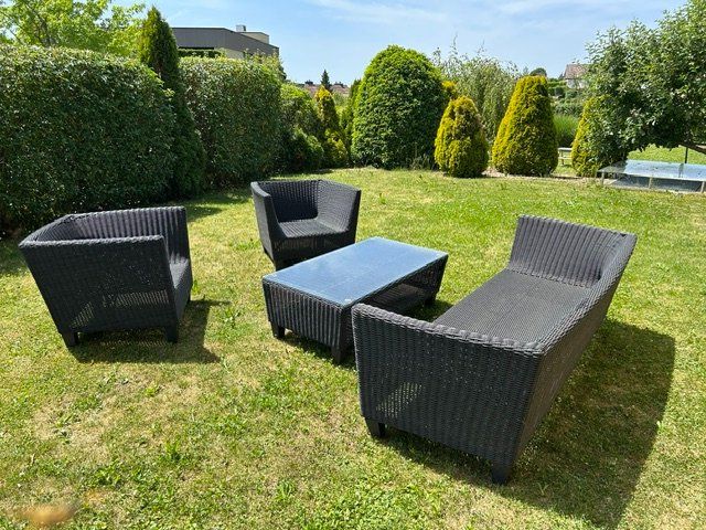 Set di tavolo e panche: Terrassen Lounge / Gartenmöbel – Usato da Oberwil-Lieli venduto da Doriano79 7