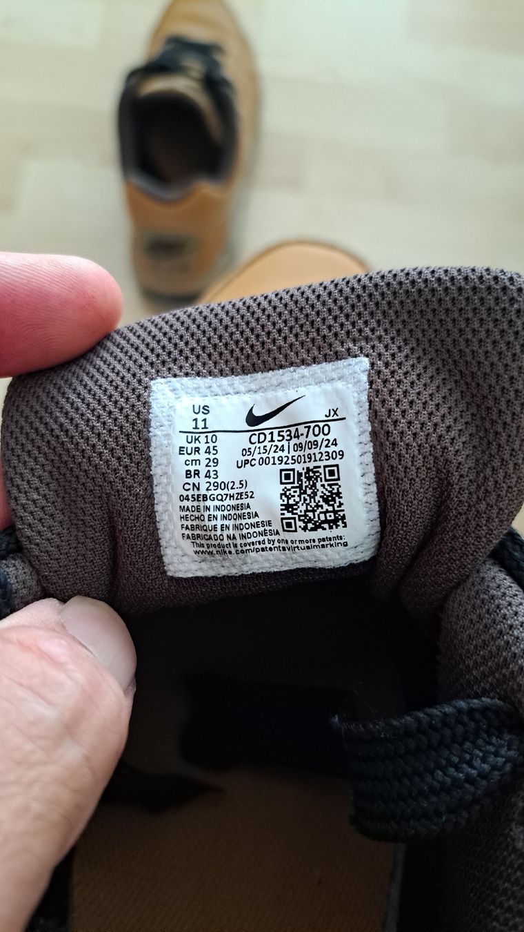 Nike Herrenschuhe: Schuhe – Neu (gemäss Beschreibung) aus Winterthur von 1977Ferrari 3