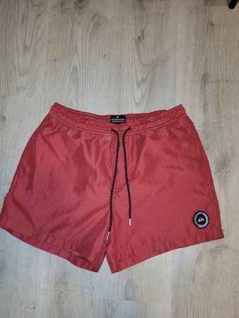 Quiksilver Volleyshorts/Badehosen rot Grösse M guter Zustand