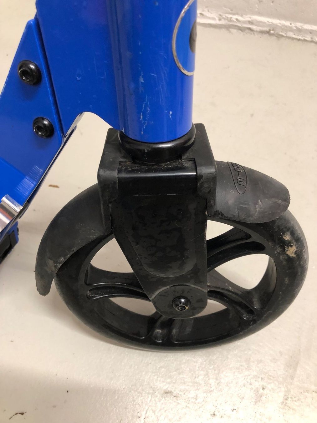 Micro Kickboard: Micro Kinderroller, Top Zustand, blau! – Usato da Frauenfeld venduto da ger_8xzk 4