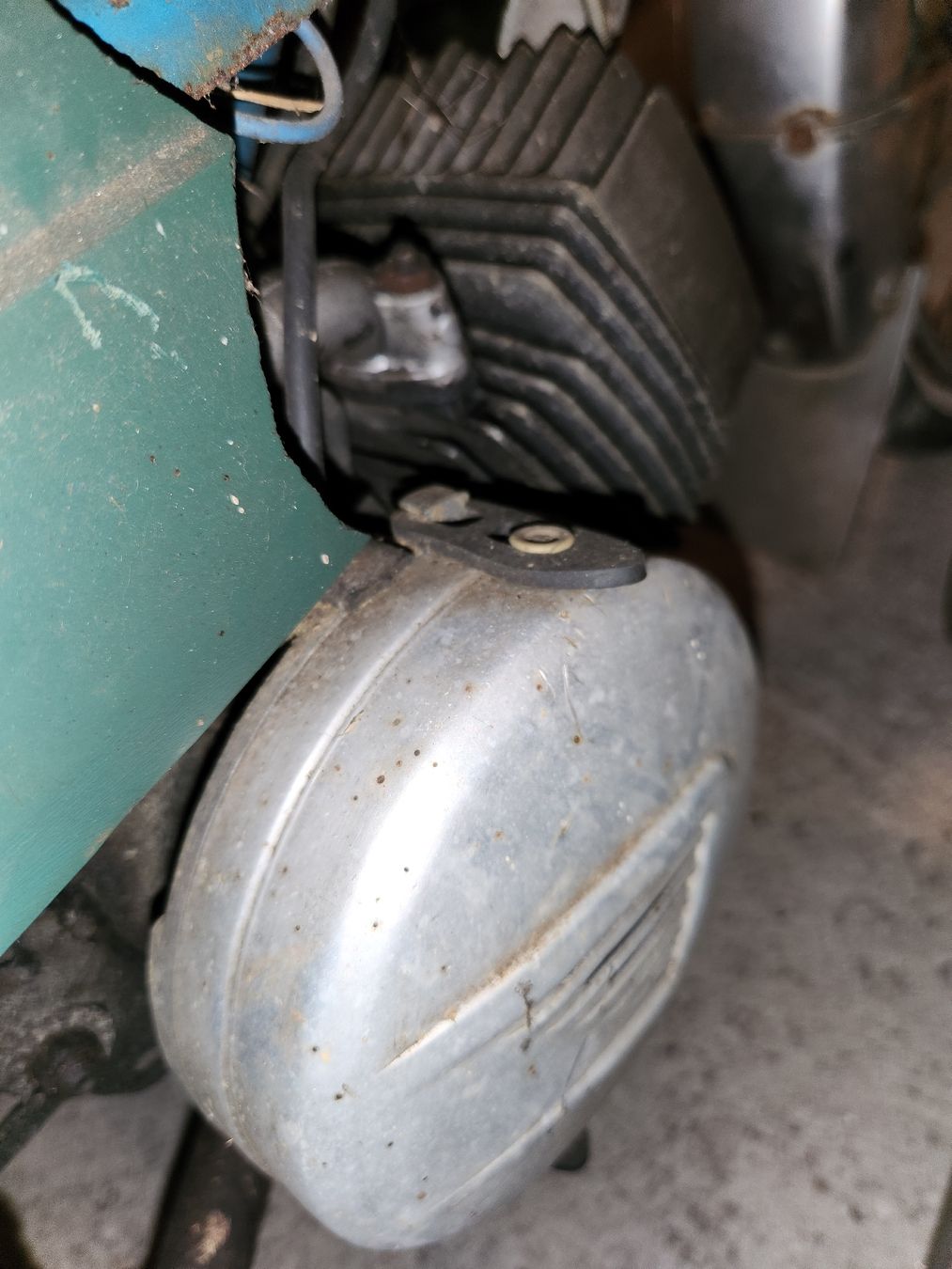 Peugeot Ciclomotori: Peugeot 101 Mofa Moped Oldtimer Töffli Scheunenfund – Difettoso da Stein AG venduto da Metaluna 5