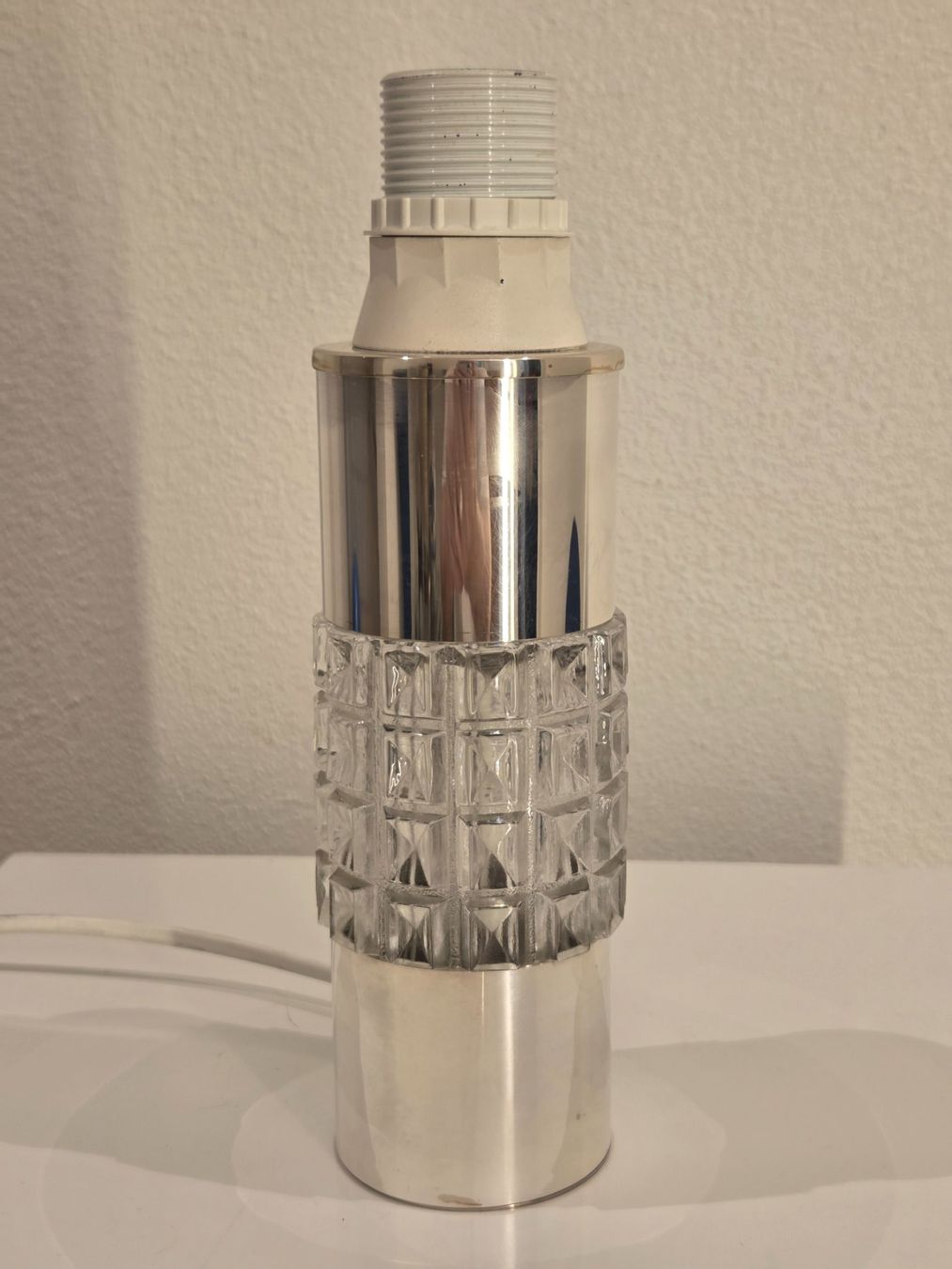 Kaiser Lampen: Vintage Kaiser Leuchte silber / Glas / offwhite 60er – Gebraucht aus Gersau von pd-design-and-art 4
