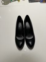 Frauenschuhe schwarz mit kleinem Absatz von Graceland Gr. 35
