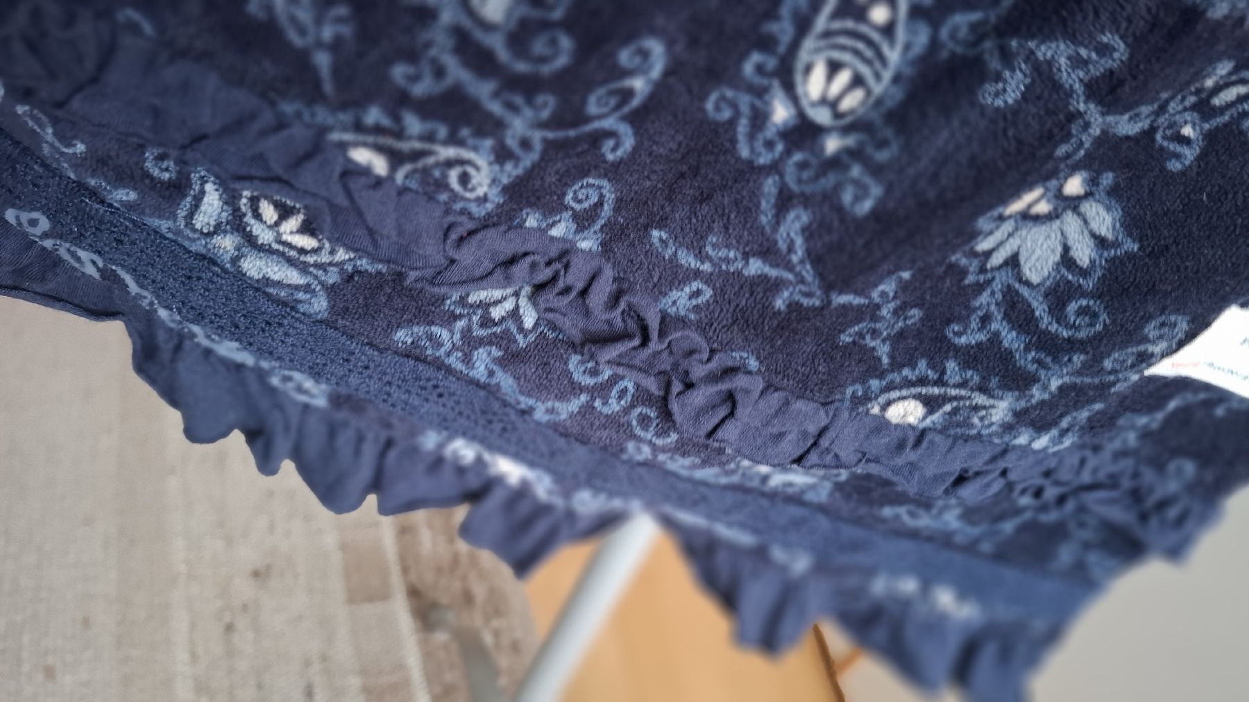 Odd Molly Kleider: Odd Molly Samt Kleid, Grösse 2, Dunkelblau – Gebraucht aus Balzers von silviahuaraz 3