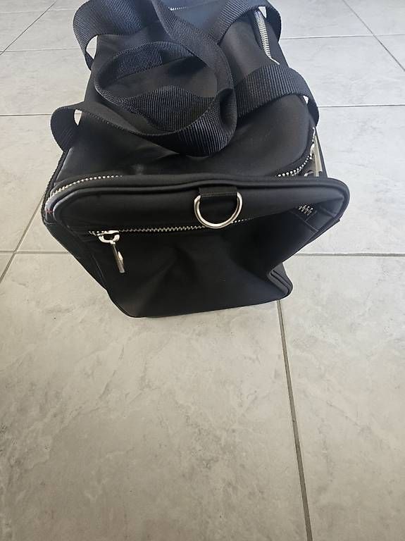 Versace Borse: Versace Tasche neuwertig Top!!! – Nuovo (secondo la descrizione) da Männedorf venduto da EliabarDario 1