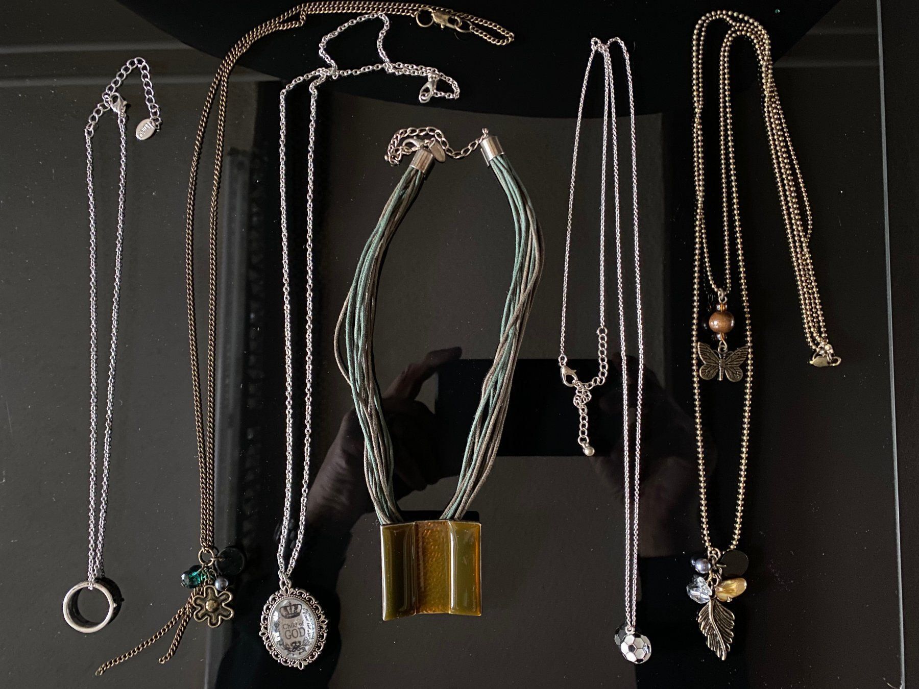 Autres bijoux: Modeschmuck Lot, 6 Kette und 1 Ring – D'occasion à Schaffhausen par sparzone