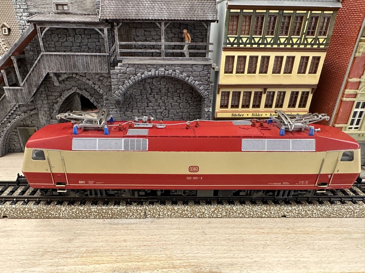 Märklin Modellini di ferrovie: Märklin 3153 DB BR 120 – Usato da Lupsingen venduto da New-Haven 1