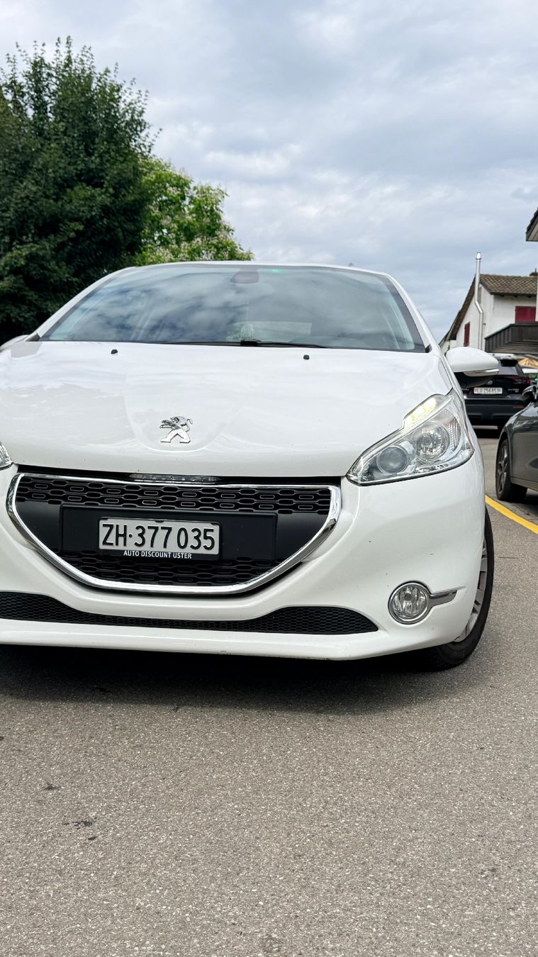 Peugeot Autos: Peugot 208 – D'occasion à Zürich par Barbaros.gkz 1
