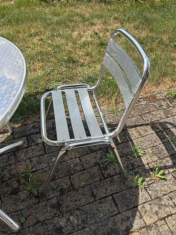 Set di tavolo e panche: Gartentisch mit 4 Stühlen – Usato da Oberlunkhofen venduto da HelenOL 1