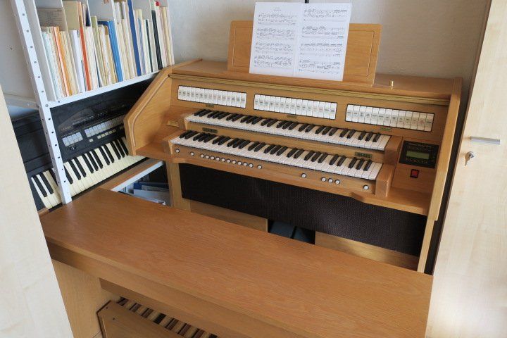 Musikinstrumente: Digitalorgel Content Modell D5430 – Gebraucht aus Guntmadingen von Mibemol