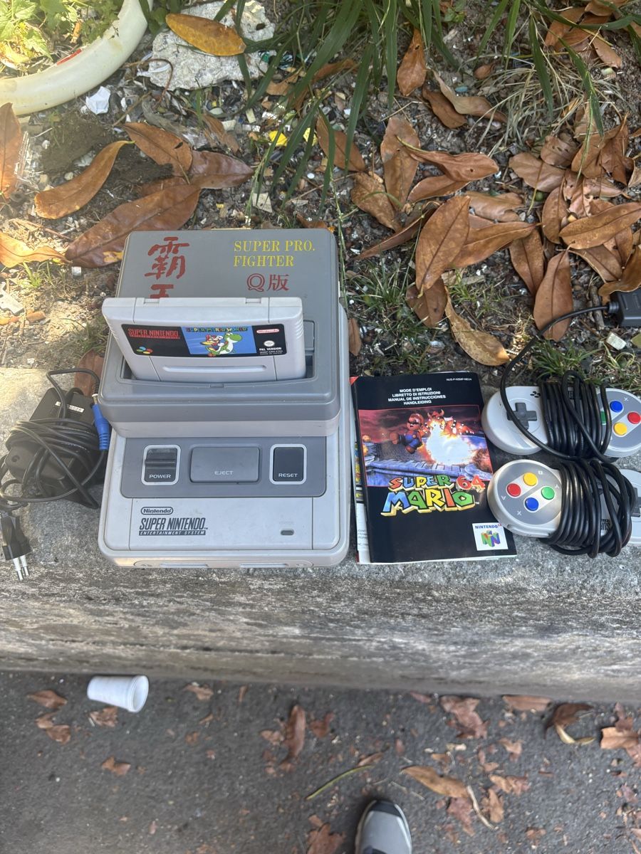 Nintendo Konsolen: Super nintendo  – Gebraucht aus Lausanne von ram_77s8 5