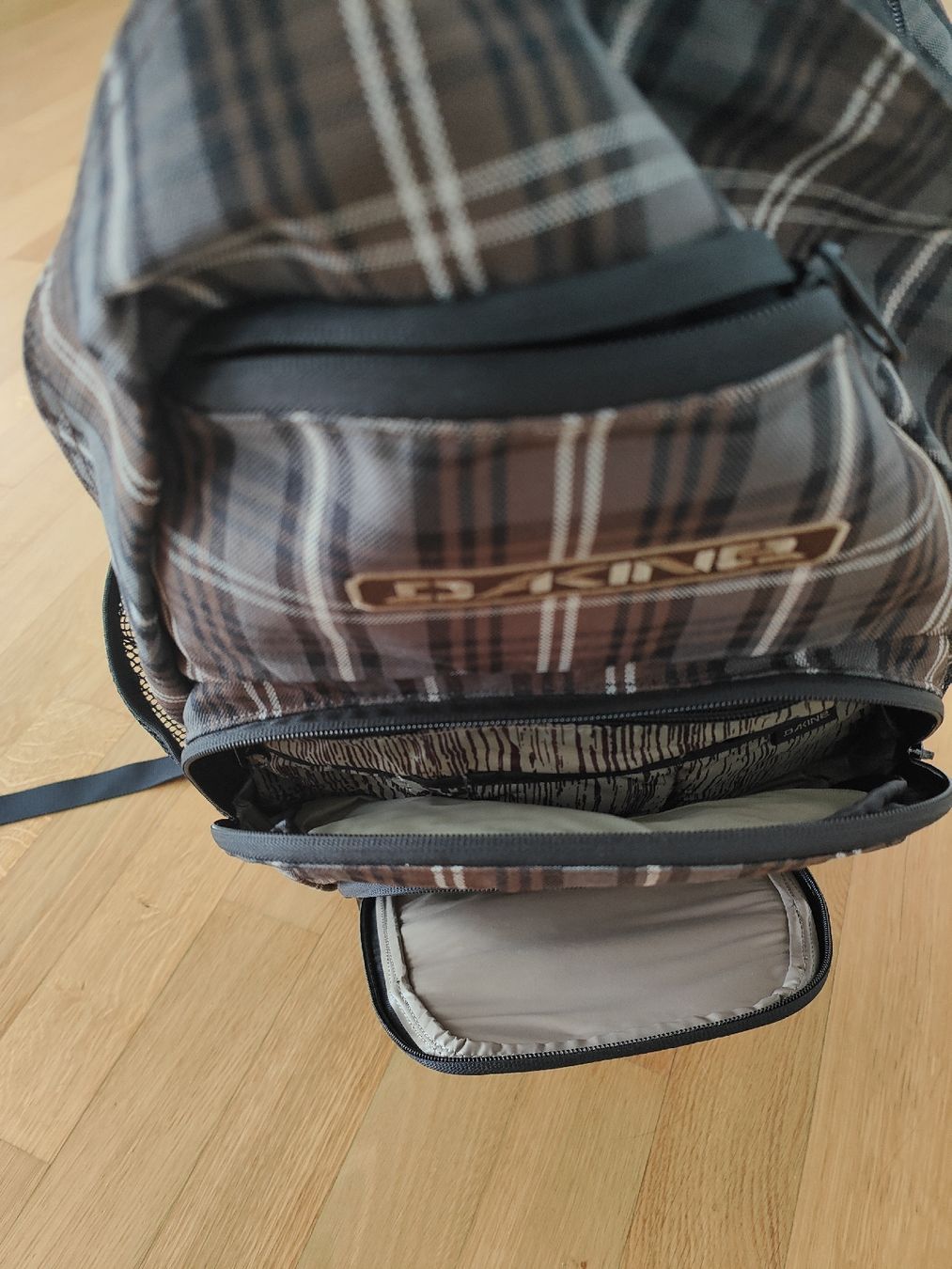 Dakine Zaini: Dakine Rucksack Kariert – Nuovo (secondo la descrizione) da Liestal venduto da CitrusCrush15 3