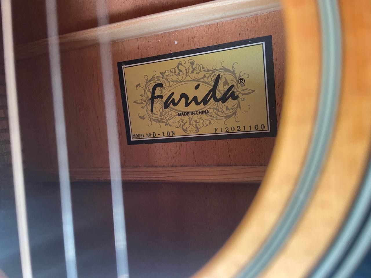 Musikinstrumente: Farida D-10N, fast unbenutzt – Gebraucht aus Basel von Silaeya 1
