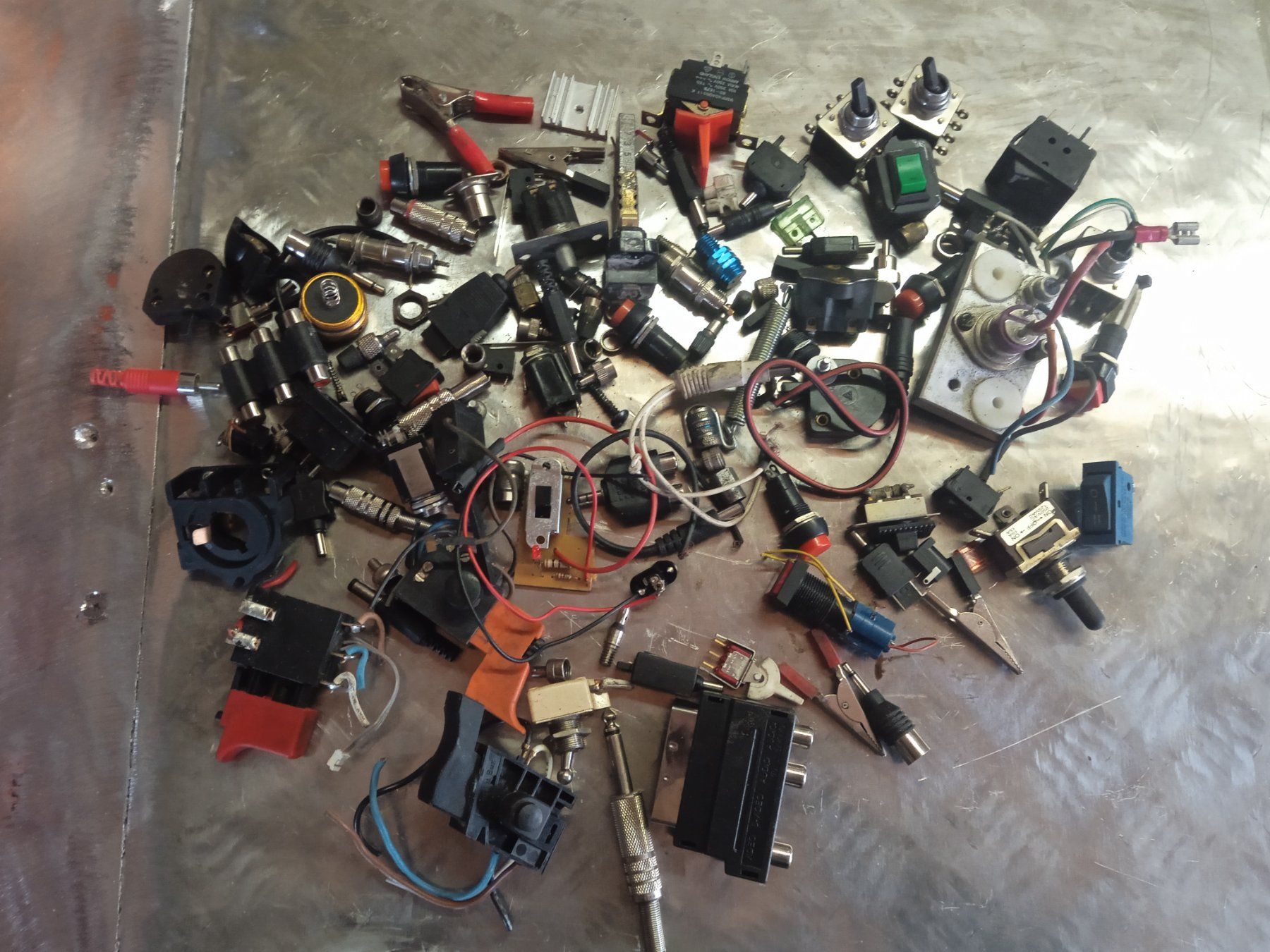 Componenti elettronici: Schaltern ..div..für Elektroniker – Usato da Fulenbach venduto da Elektronik 1
