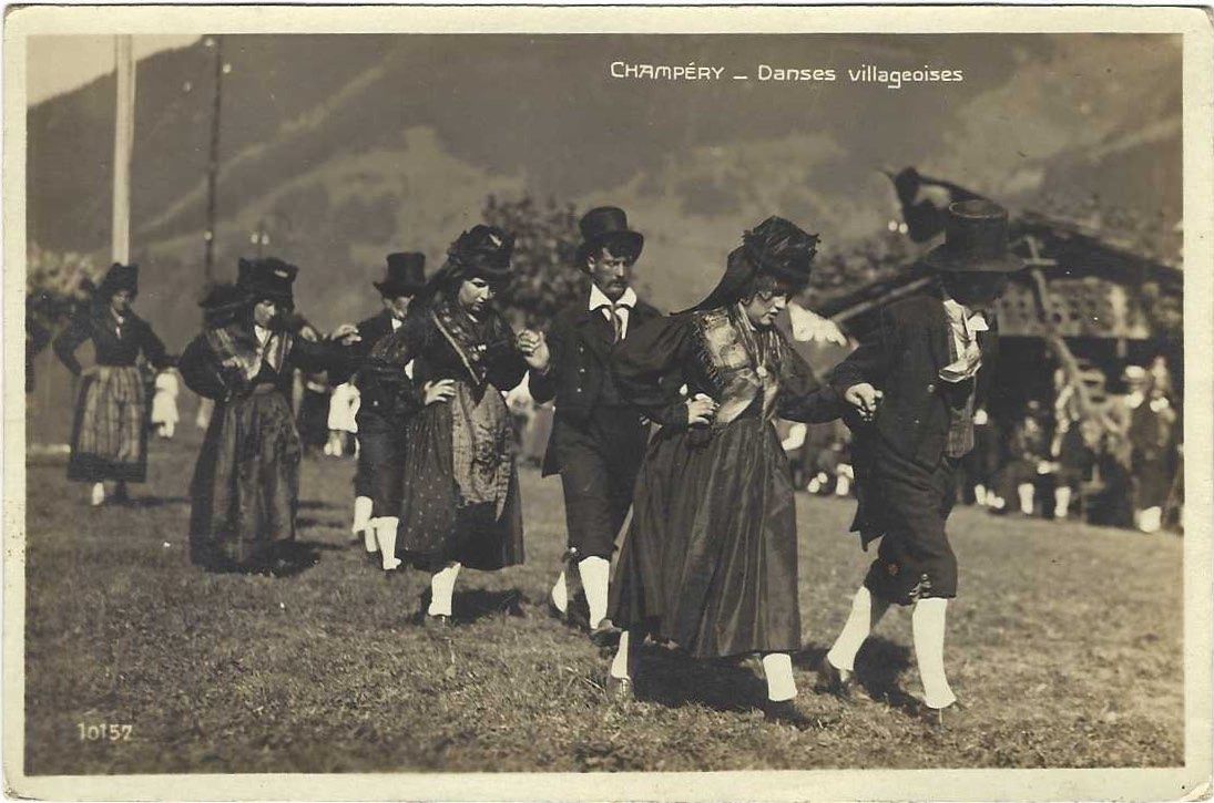 Cartoline postali: Champéry Danses villageoises Perrochet Matile – Usato da Brenles venduto da hello1063