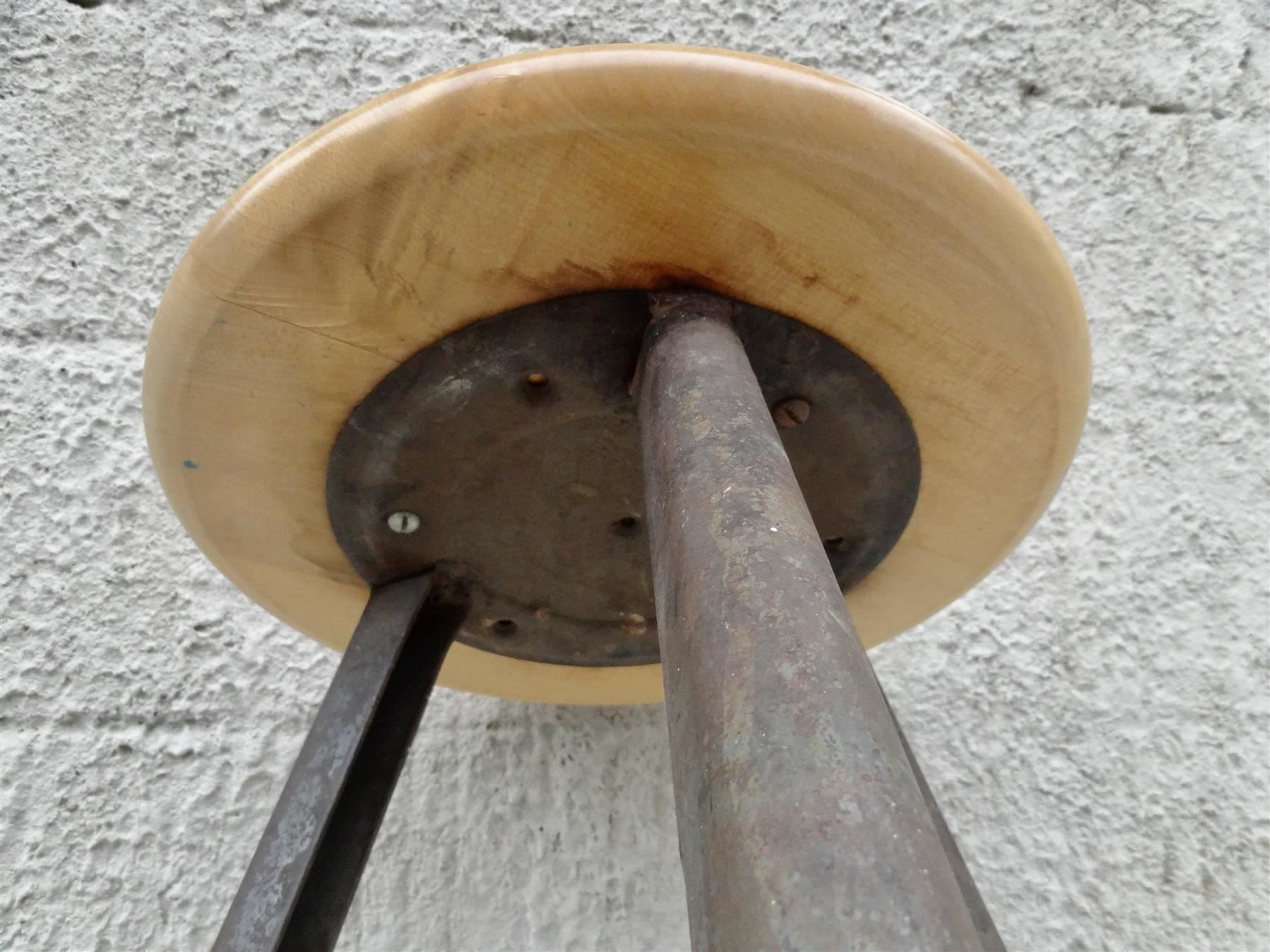 Sgabelli: Hocker Industriehocker Atelierhocker – Usato da Kerzers venduto da zimmergruen 8