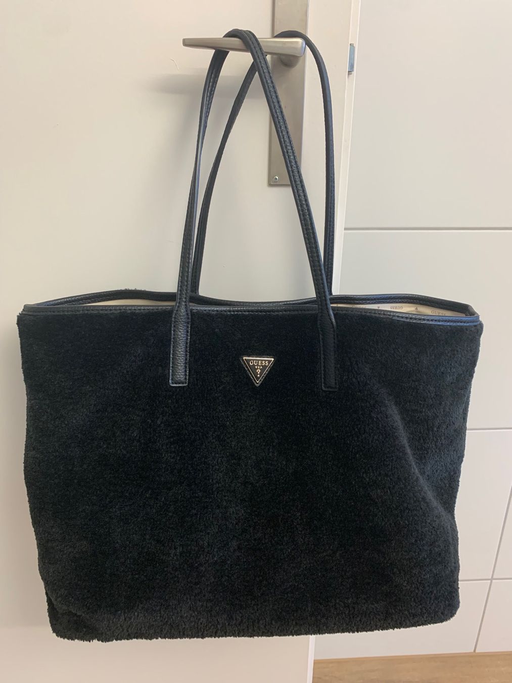 Guess Borse da donna: Guess Victtoria Large Tote – Usato da Enggistein venduto da THE-IGOR 3