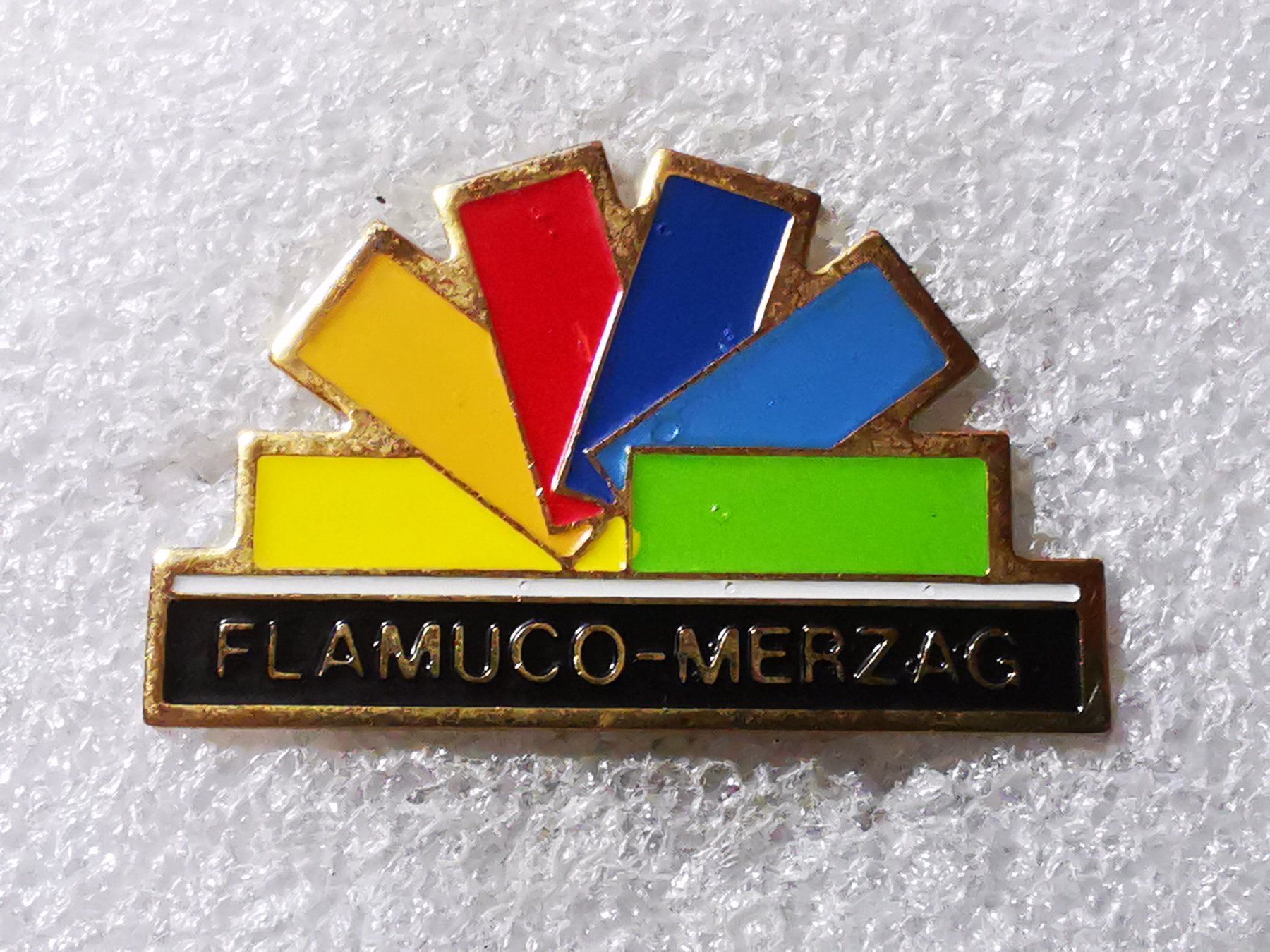 Plaketten & Abzeichen: Ansteckpin 122: Flamuco Merzag – Gebraucht aus Oppligen von Pin-Fall-Shop