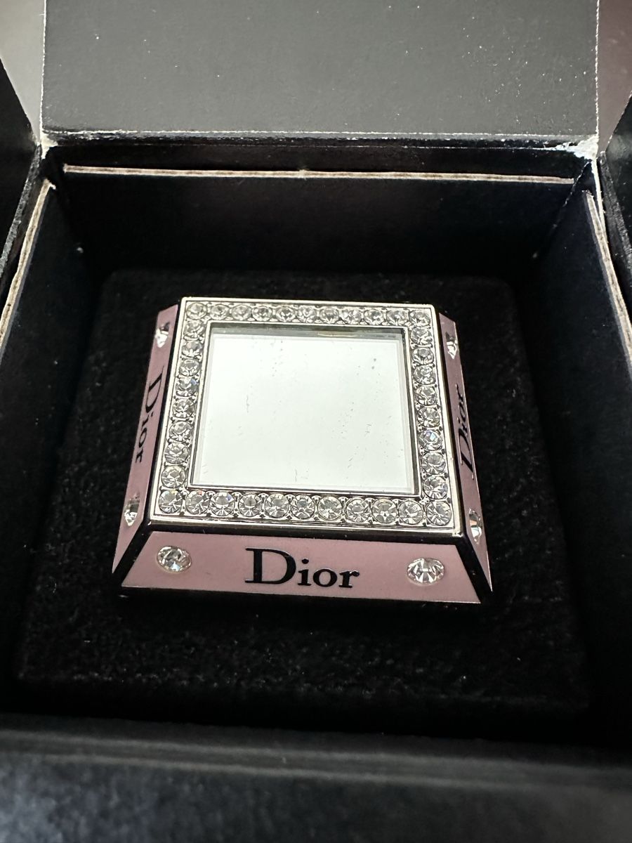 Dior Anhänger: Sammlerstück Dior Princess Ring – Neu (gemäss Beschreibung) aus Fällanden von Chiva3 1