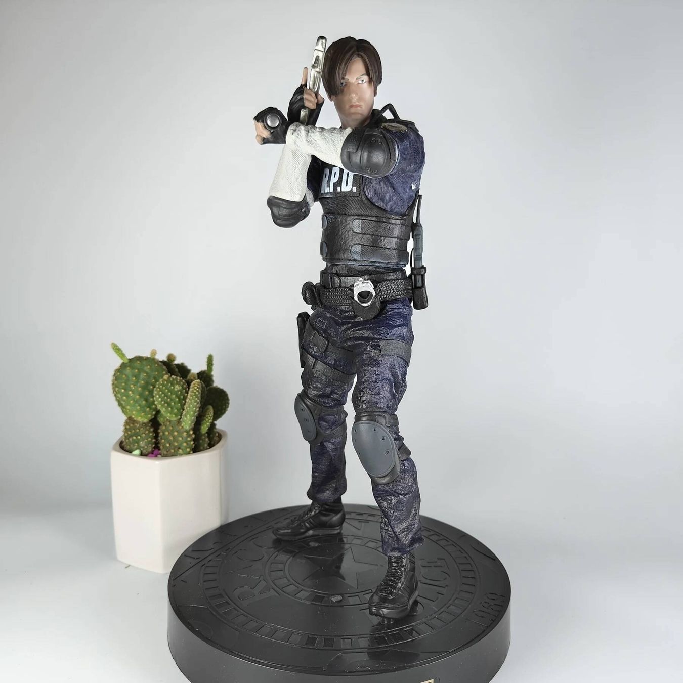 Figuren: Resident Evil 2 Leon S. Kennedy Figure - R.P.D. Ver. – Neu (gemäss Beschreibung) aus Glattbrugg von har_jgc7 2