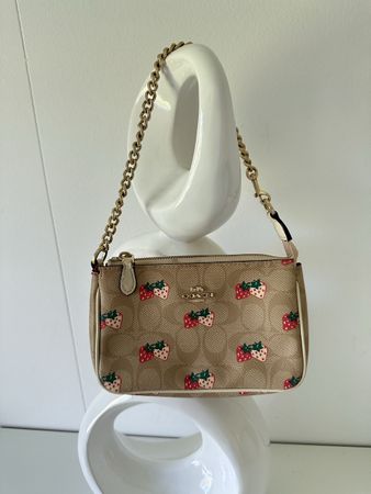 Coach nolita 19 mini chain Tasche erdbeer print